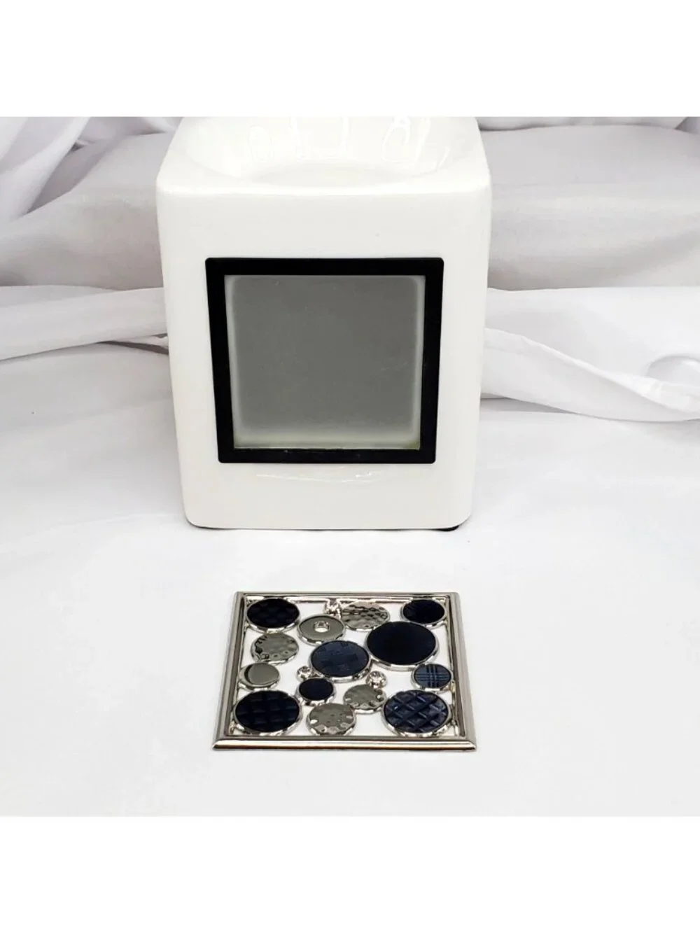 Scentsy Custom Sleek White Full Size Warmer with Dazzle Bling Gallery Frame